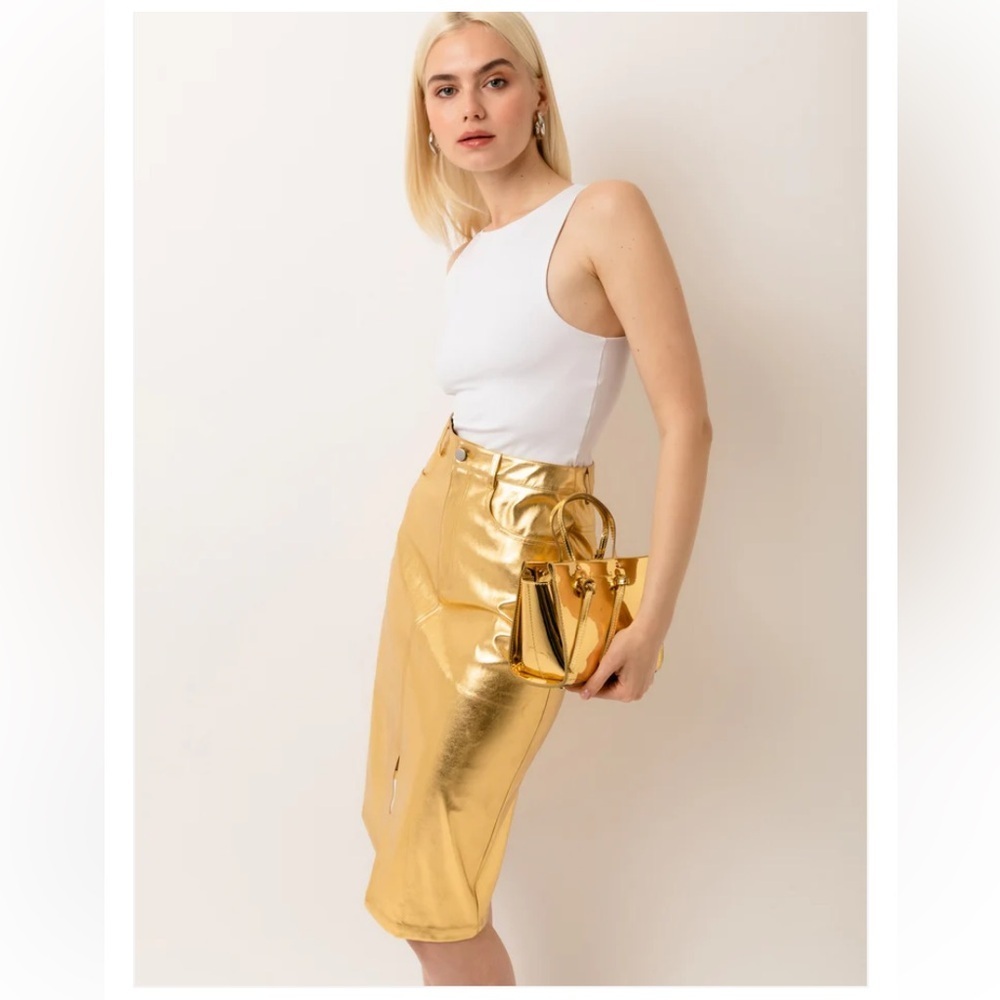 🚨 NWT Amy Lynn ‘Lupe’ Gold Metallic Midi Skirt